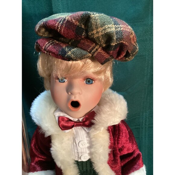 The Collector’s Choice By Dan Dee 18” Porcelain Boy Doll Blonde Caroler In Box - Picture 2 of 16